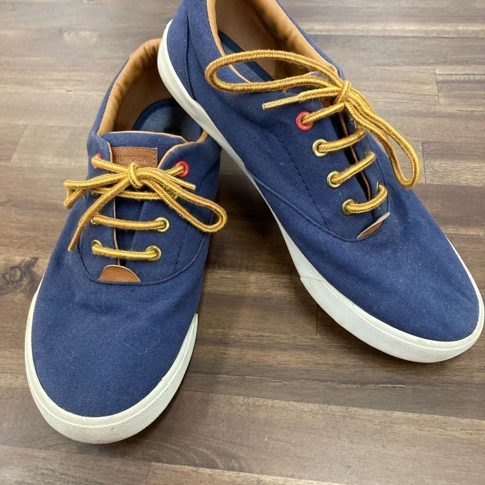 Tommy Hilfiger Navy Blue Boat Shoes. Size 5